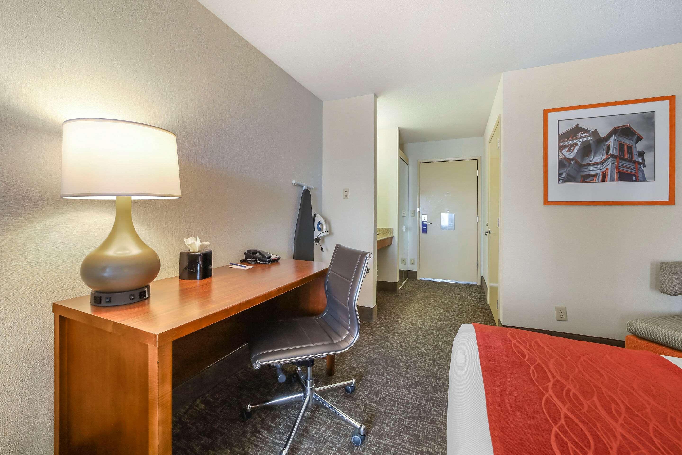 Comfort Inn Humboldt Bay Юрика Екстер'єр фото
