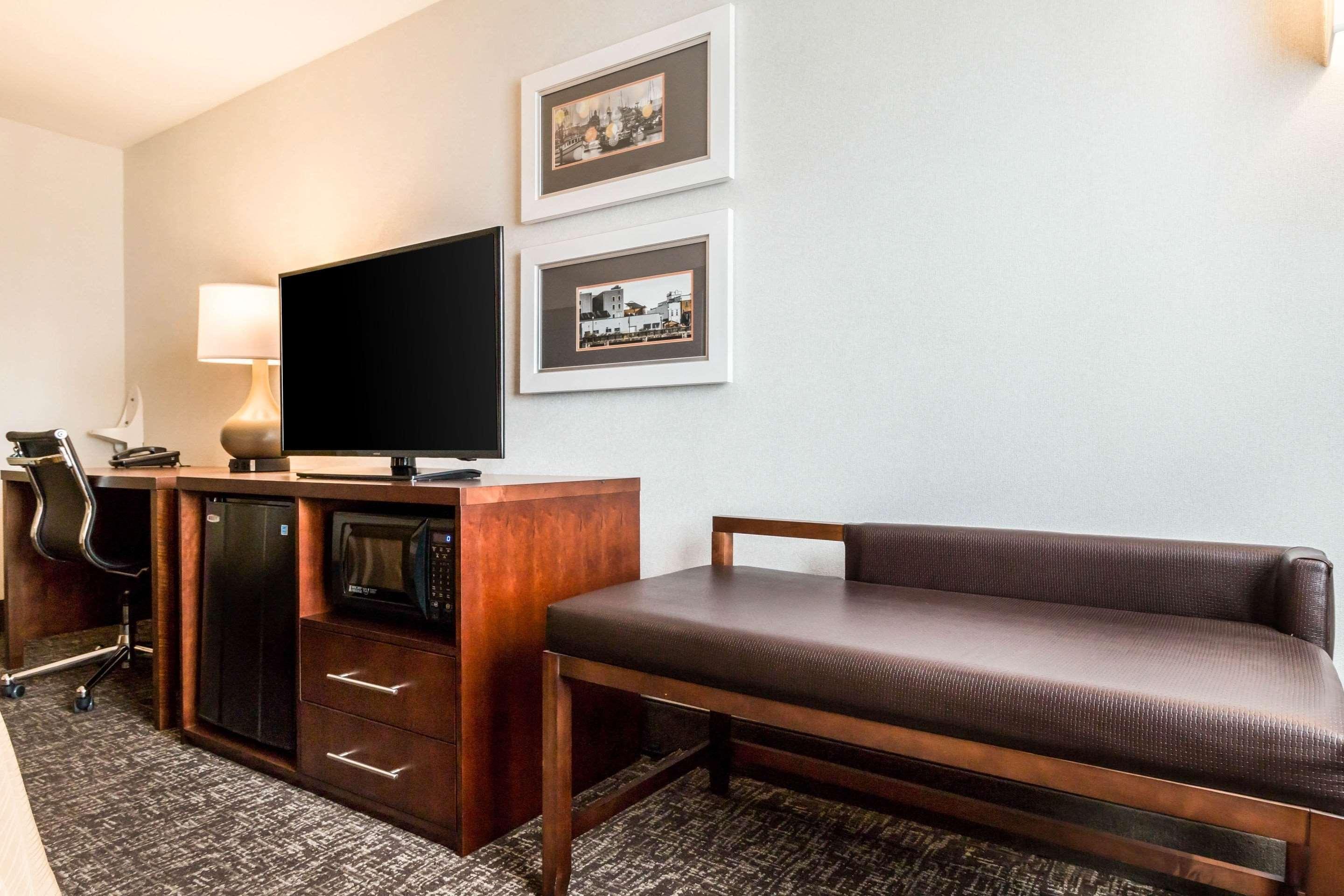 Comfort Inn Humboldt Bay Юрика Екстер'єр фото