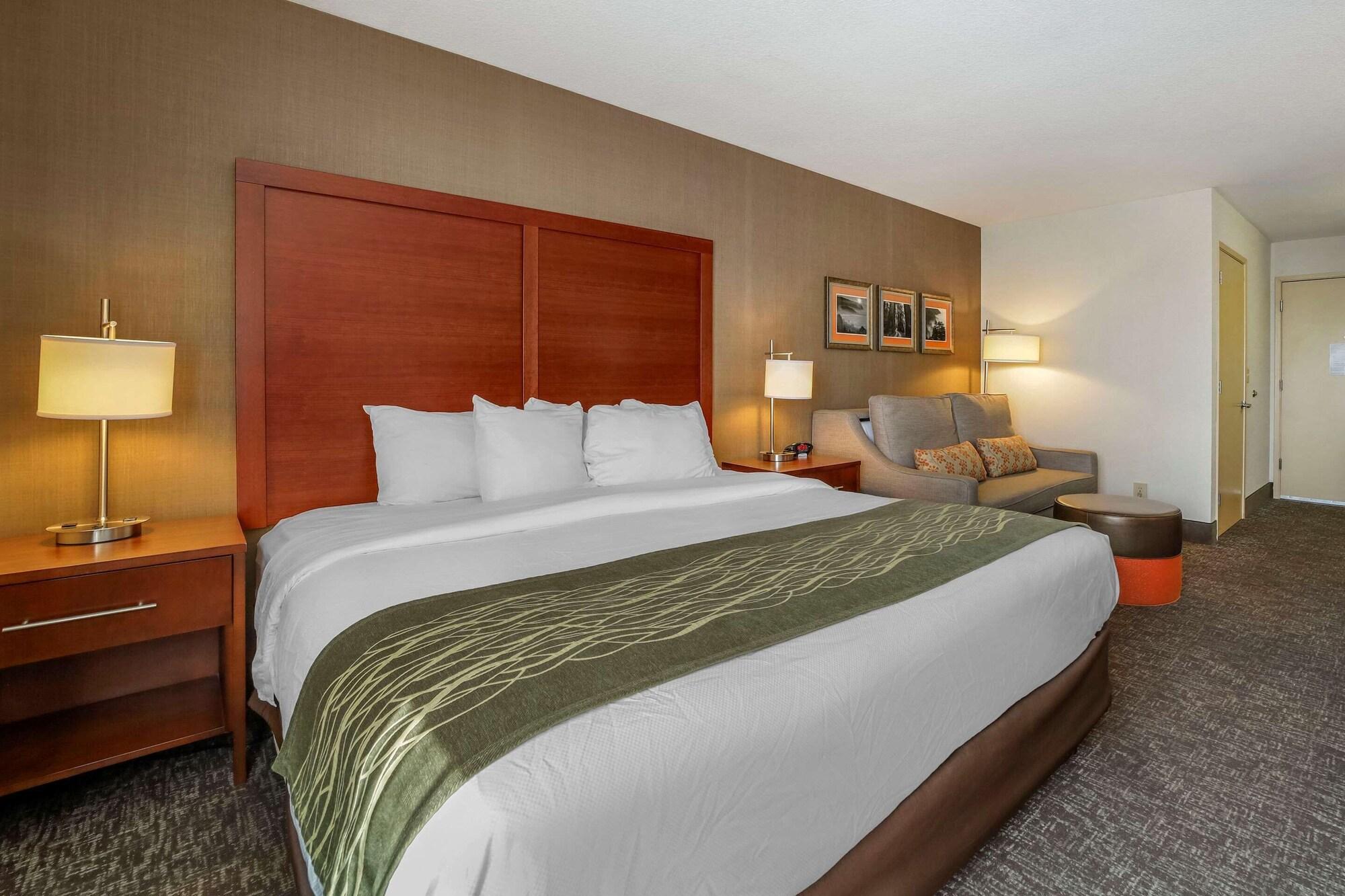 Comfort Inn Humboldt Bay Юрика Екстер'єр фото